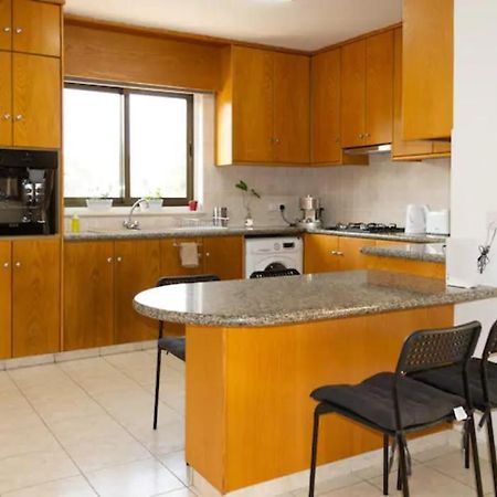 Guest Apartments Лімасол Екстер'єр фото
