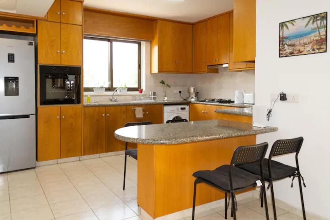 Guest Apartments Лімасол Екстер'єр фото