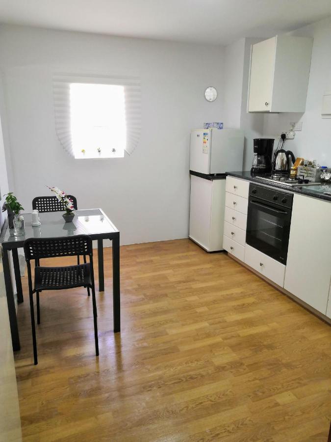 Guest Apartments Лімасол Екстер'єр фото