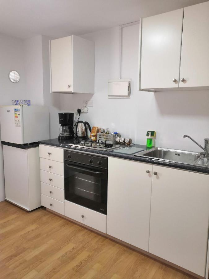 Guest Apartments Лімасол Екстер'єр фото